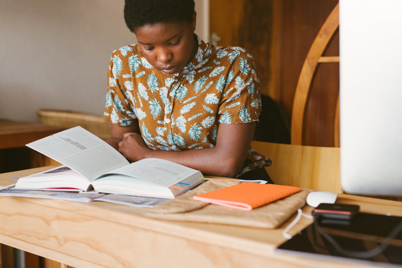 How To Apply For Scholarships
